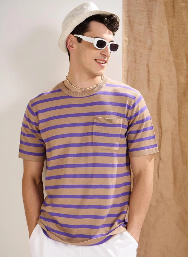 ساسافراس تيشيرت ساسافراس بياقة دائرية وجيب على الصدر مخطط باللون البيج والبنفسجي