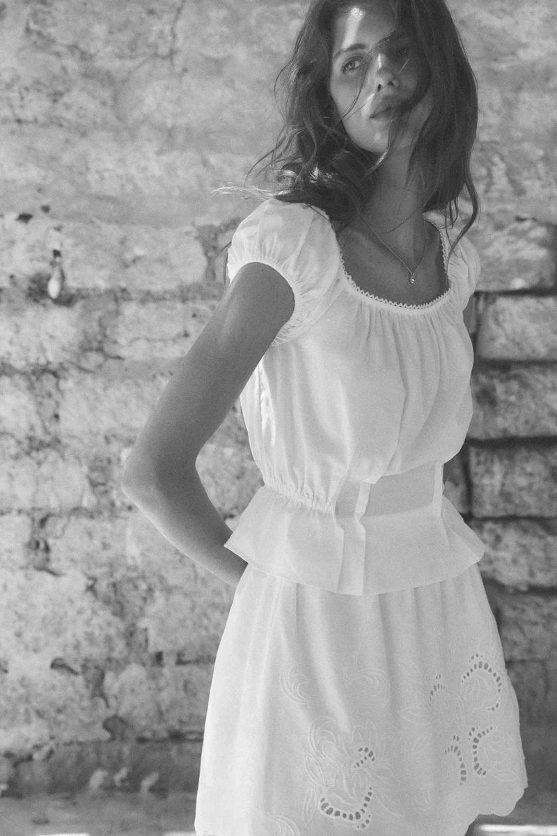 اتش اند ام تنورة بتطريز برودريه أنجليز