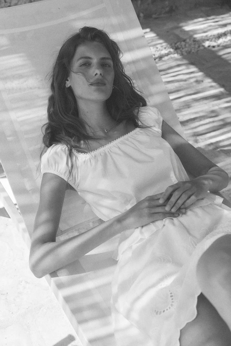 اتش اند ام تنورة بتطريز برودريه أنجليز