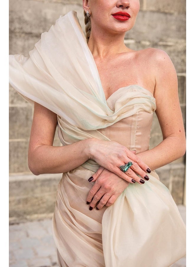 It's All about Dresses  - Image 5