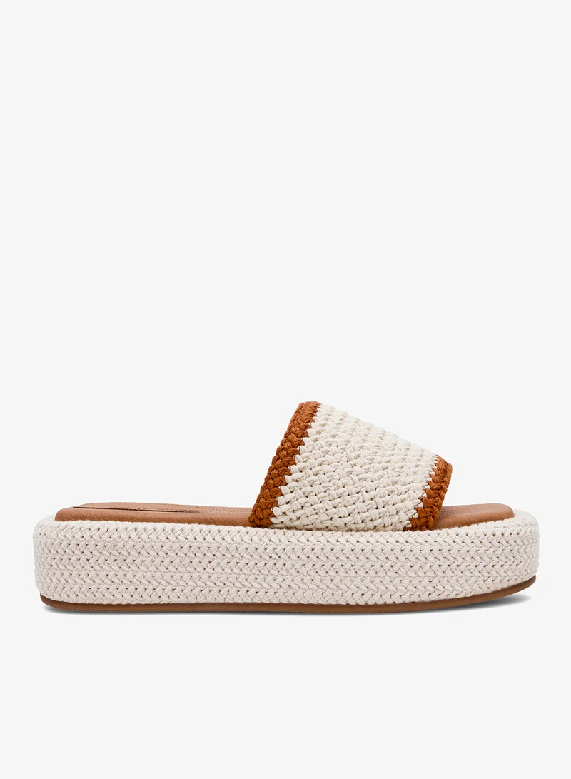 ستيف مادن صنادل سهلة الارتداء سميكة