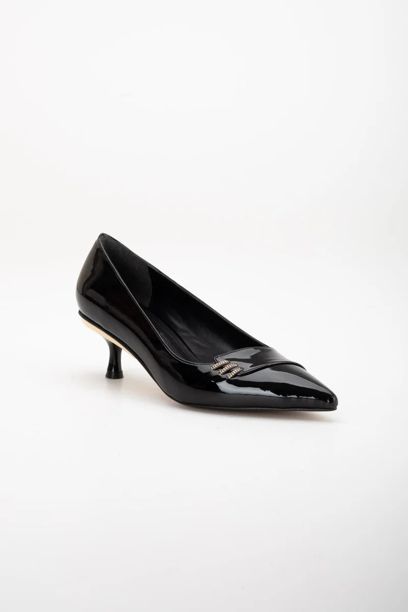 Dilimler Ayakkabı Slices Shoes Large Size Patent Leather Stone Side Face Black Women's Short Heeled Shoes