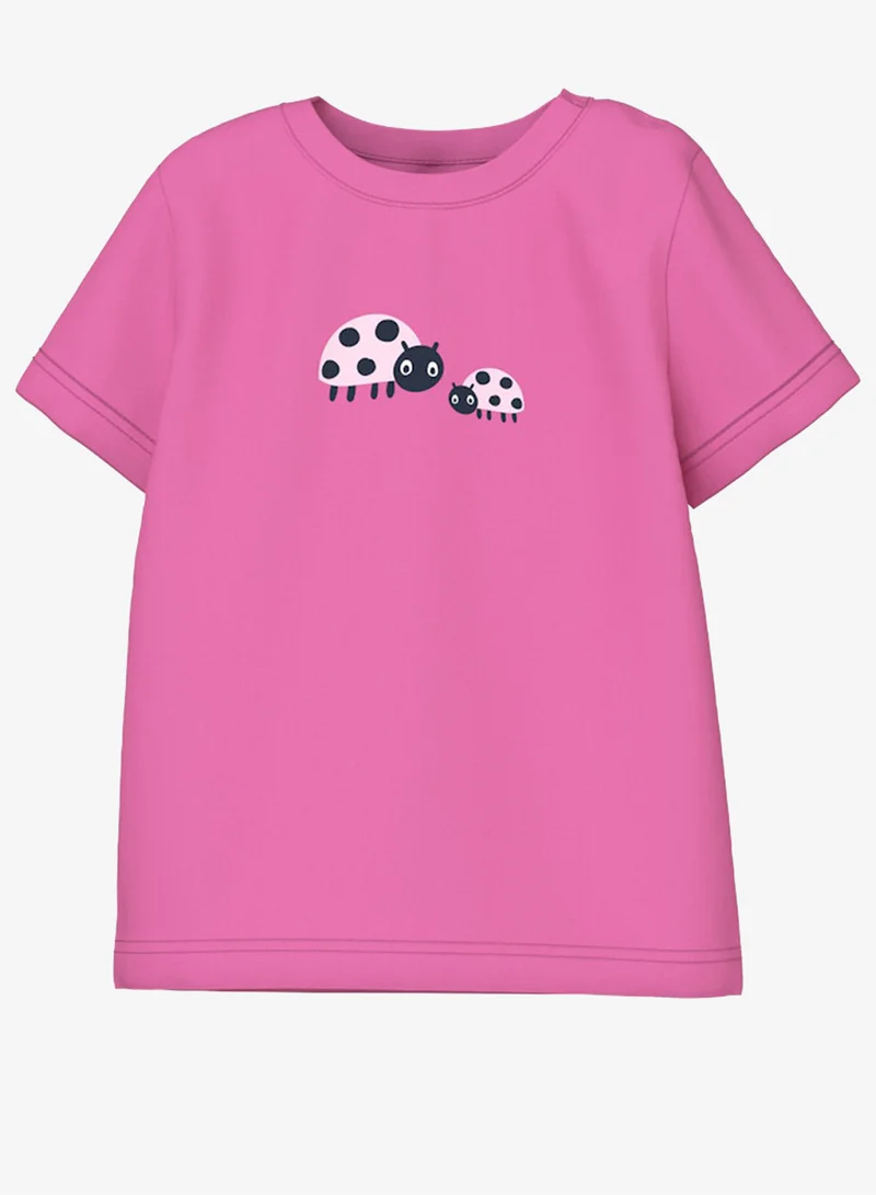 نيم ات مجموعة تيشيرت بطبعة وشورت للأطفال