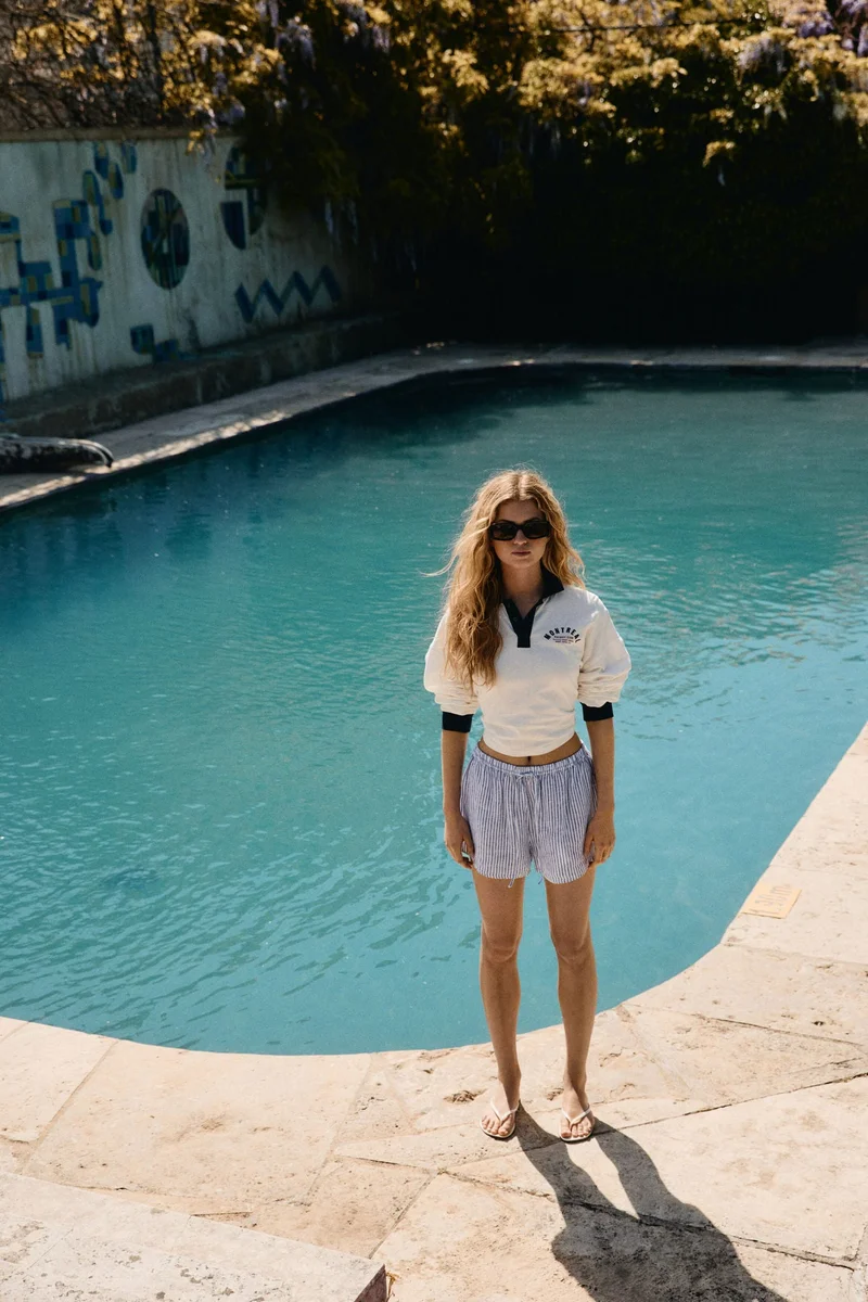 اتش اند ام شورت كتاني مزوّد برباط خصر