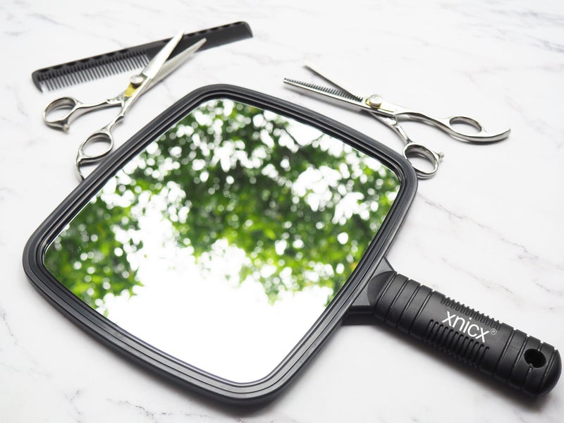 xnicx Hairdressing Hand Mirror Professional Handheld Salon Barbers Hairdressers Paddle Mirror Tool with Handle - Image 2
