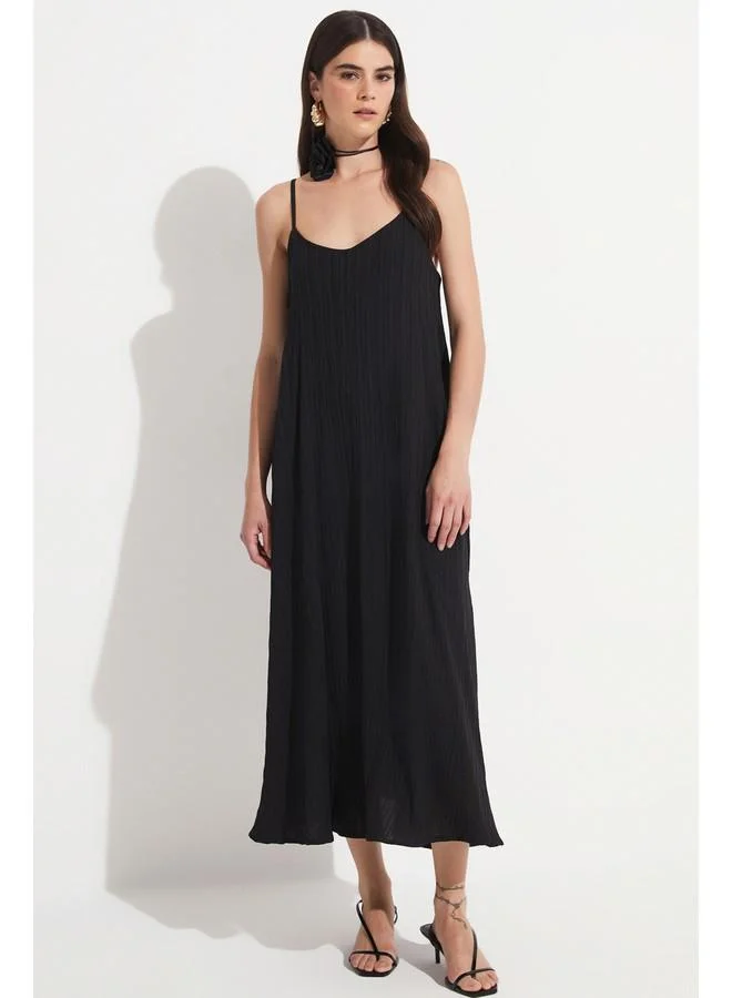 JUNE Black textured midi Dress