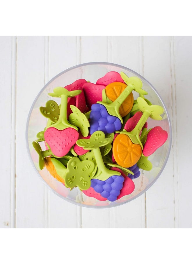 إنو بيبي لعبة التسنين الذكية الأصلية Innobaby Teethin EZ Grip Fruit وSensor Toy للأطفال الصغار والرضع باللون العنبي. لعبة التسنين الخالية من مادة BPA  - Image 4