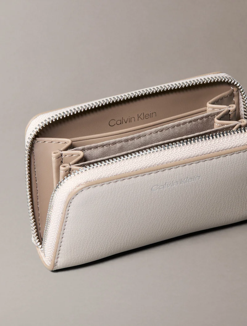 CALVIN KLEIN Foil Logo Square Zip Wallet