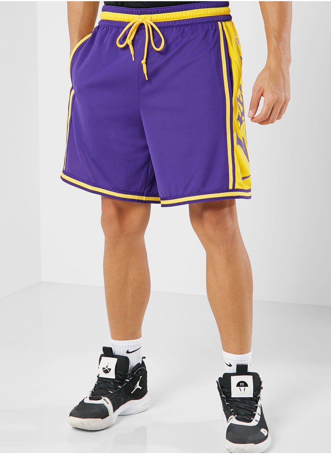 Nike Men's Los Angeles Lakers Dri-FIT Swingman Shorts