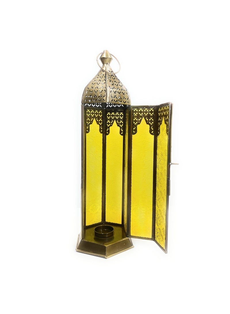 سوق ديزاينز فانوس للديكور - فانوس رمضاني على الطراز العربي، حامل شموع كبير للمجالس والشرفات والديكورات المنزلية الخارجية، حامل شموع مغربي من المعدن الذهبي والزجاج الأصفر، قطعة واحدة - Image 5