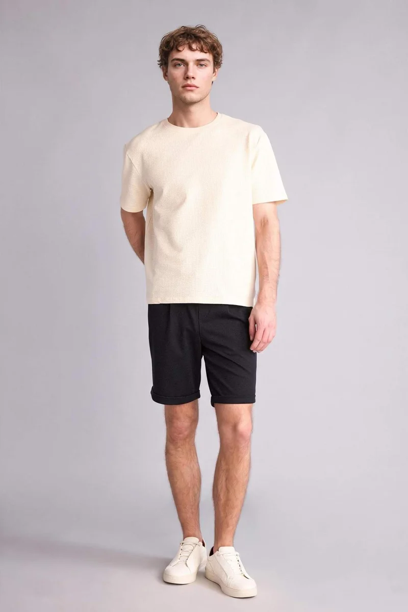 ديفاكتو Regular Fit Short Sleeve T-Shirt