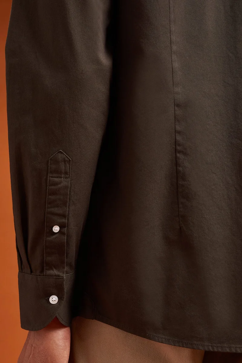 Doppelganger Brown Men's comfort fit casual shirt with a classic collar in plain 100% cotton washed gabardine - DK Brown for Men | Best Price UAE