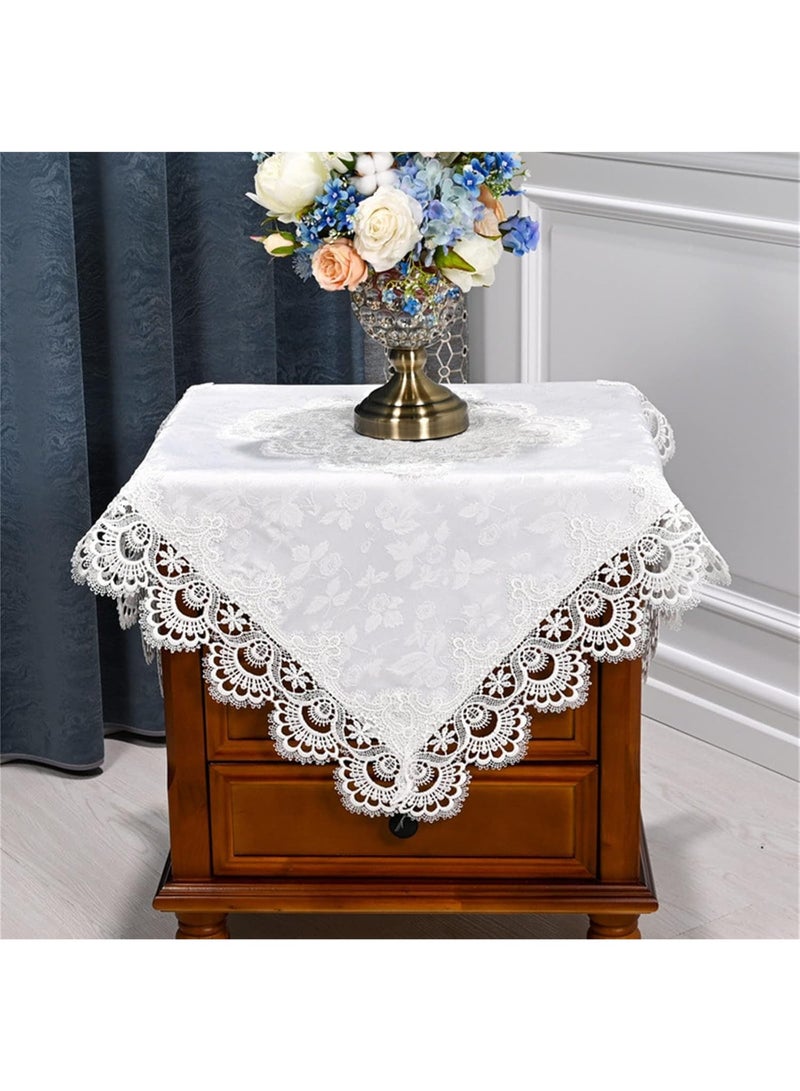 مربع صغير من الدانتيل،  مطرز على شكل مزرعة مع حافة مكرمية، غطاء لطاولة جانبية بجانب الخزانة وطاولة جانبية بيضاء مقاس 24 × 24 بوصة (60 × 60 سم)، CA896 - Image 1