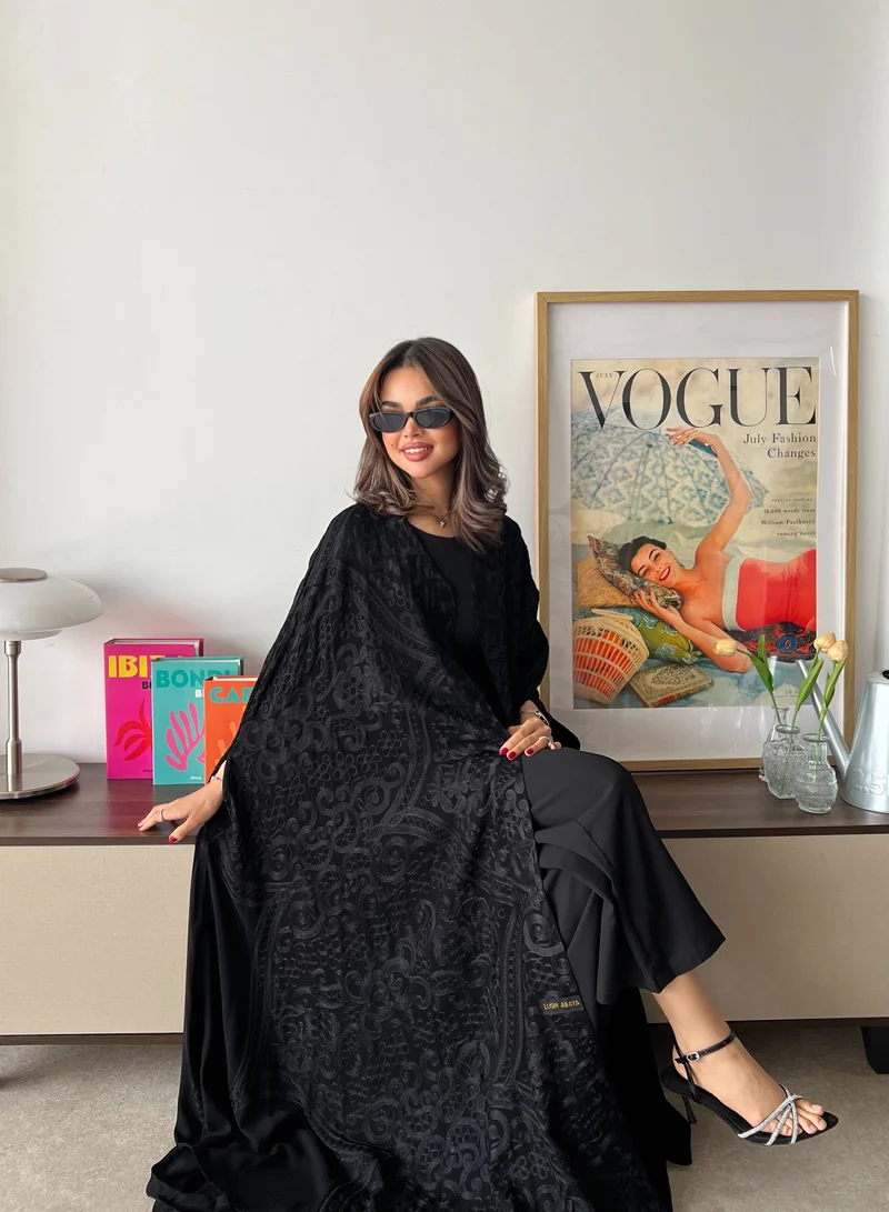 Lusin Abaya Black Qatari Bisht-Style Abaya –  with Elegant Chanel Embroidery