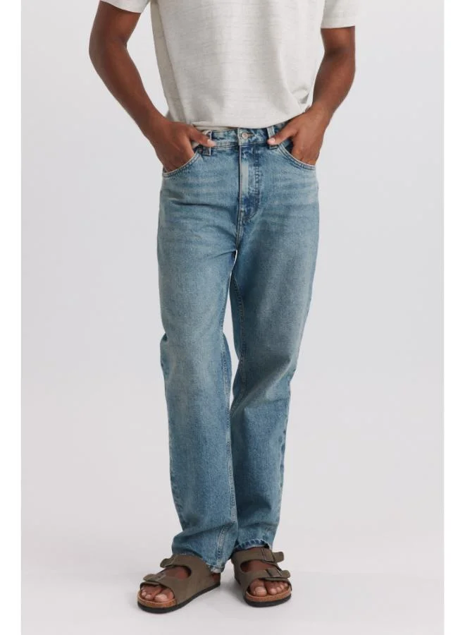 Springfield  Overtinted straight fit jeans for Men | Best Price UAE
