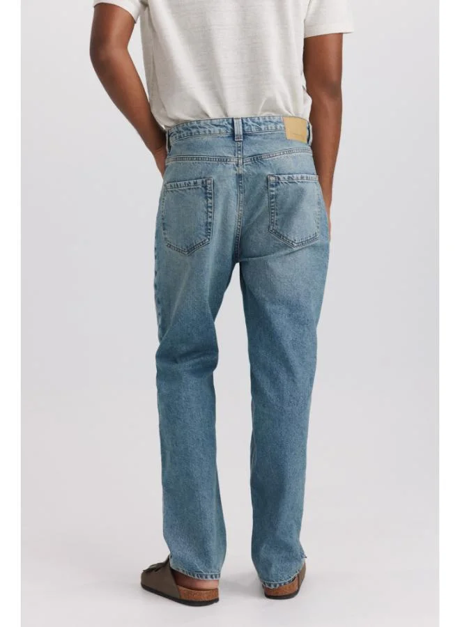 Springfield  Overtinted straight fit jeans for Men | Best Price UAE