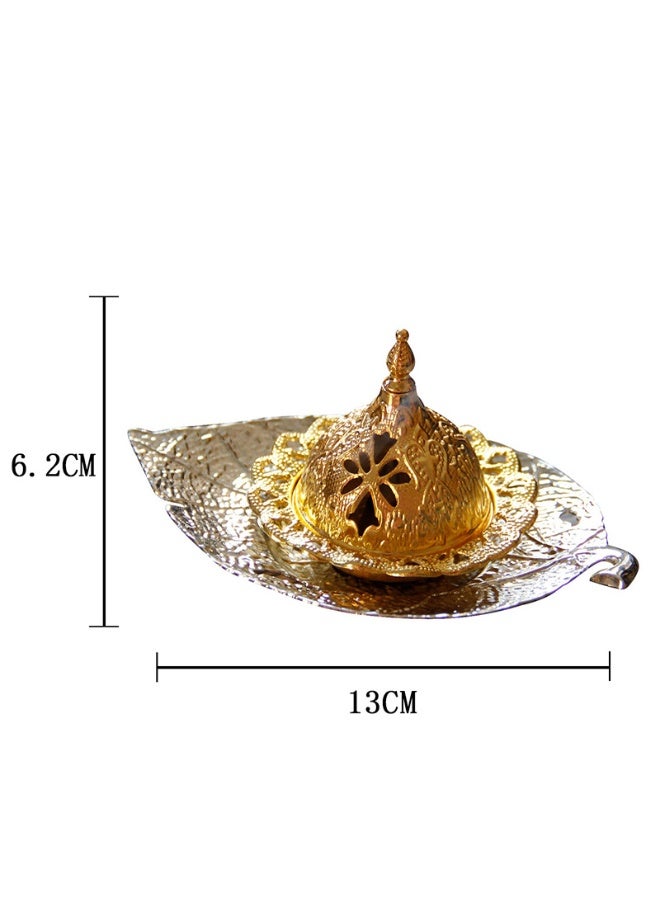 Ceramic gold and silver apple handicrafts as table ornaments for modern minimalist home living room, suitable for Christmas gifts.