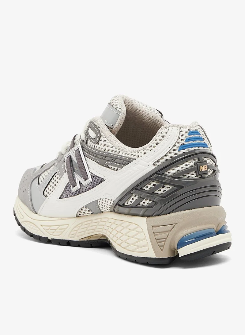 نيو بالانس سنيكرز