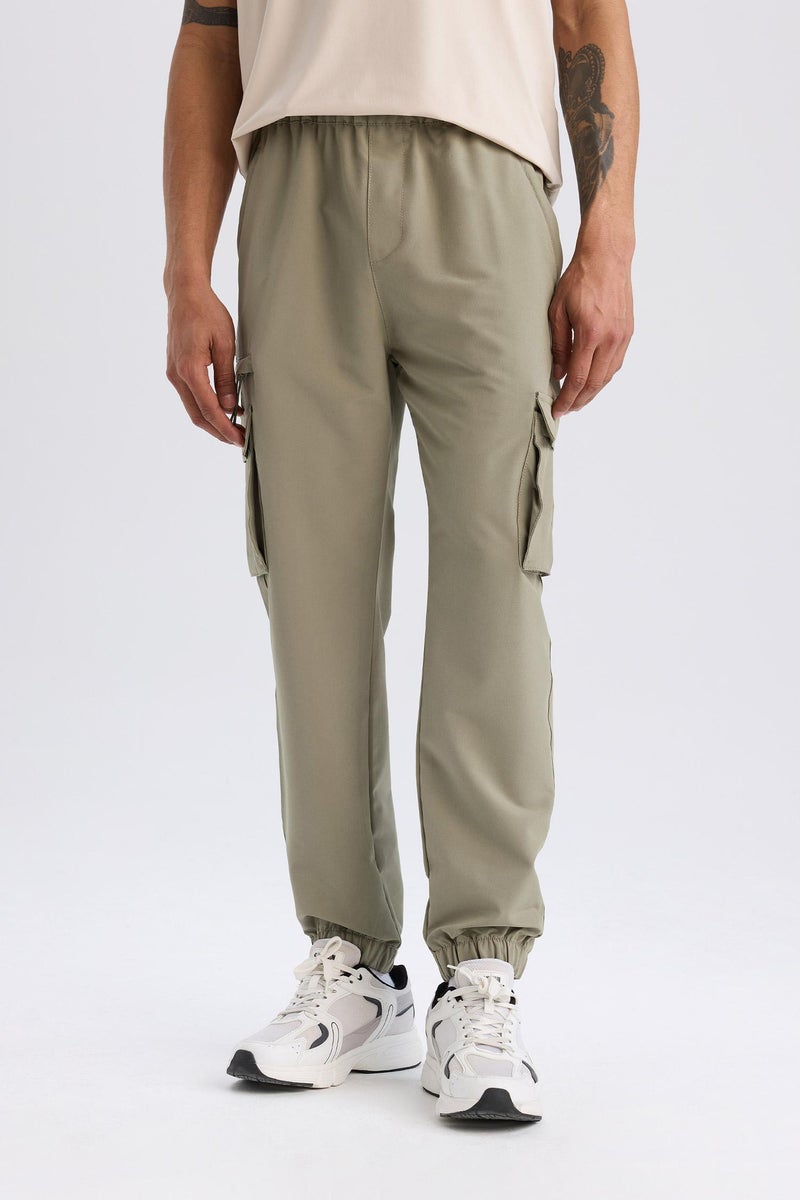 ديفاكتو بنطال رياضي رجالي DeFactoFit Slim Fit منسوج بنمط كارجو  - Image 1