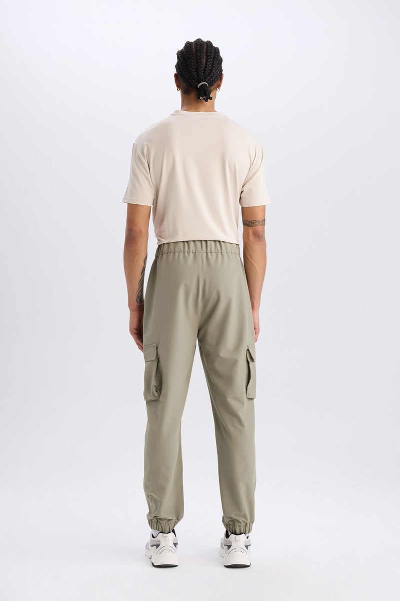 ديفاكتو بنطال رياضي رجالي DeFactoFit Slim Fit منسوج بنمط كارجو  - Image 4