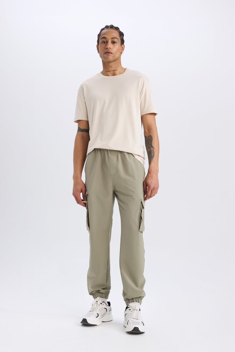 ديفاكتو بنطال رياضي رجالي DeFactoFit Slim Fit منسوج بنمط كارجو  - Image 3