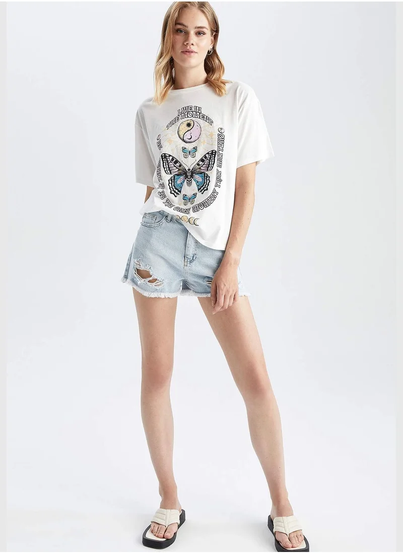 ديفاكتو Woman Regular Fit Crew Neck Short Sleeve T-Shirt