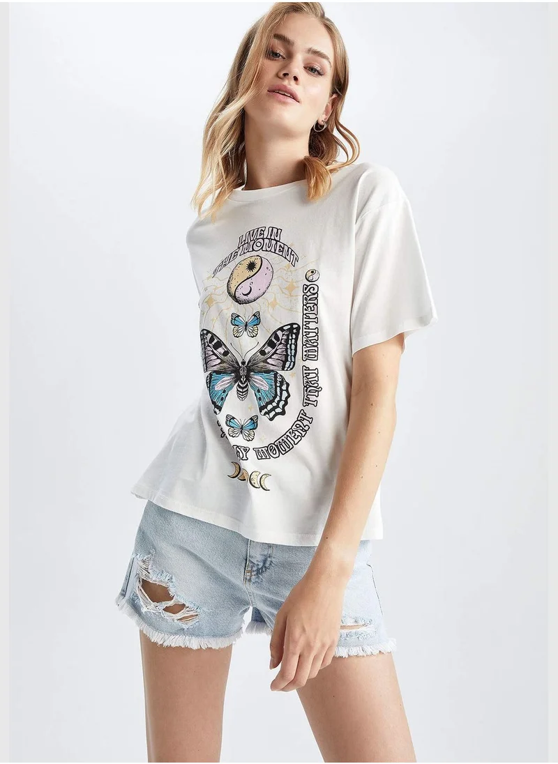 ديفاكتو Woman Regular Fit Crew Neck Short Sleeve T-Shirt