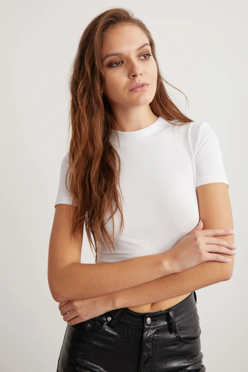 جريميلانج Niara Women's Cotton Elastane Crew Neck Short Sleeve Slim Fit Crop White T-Shirt