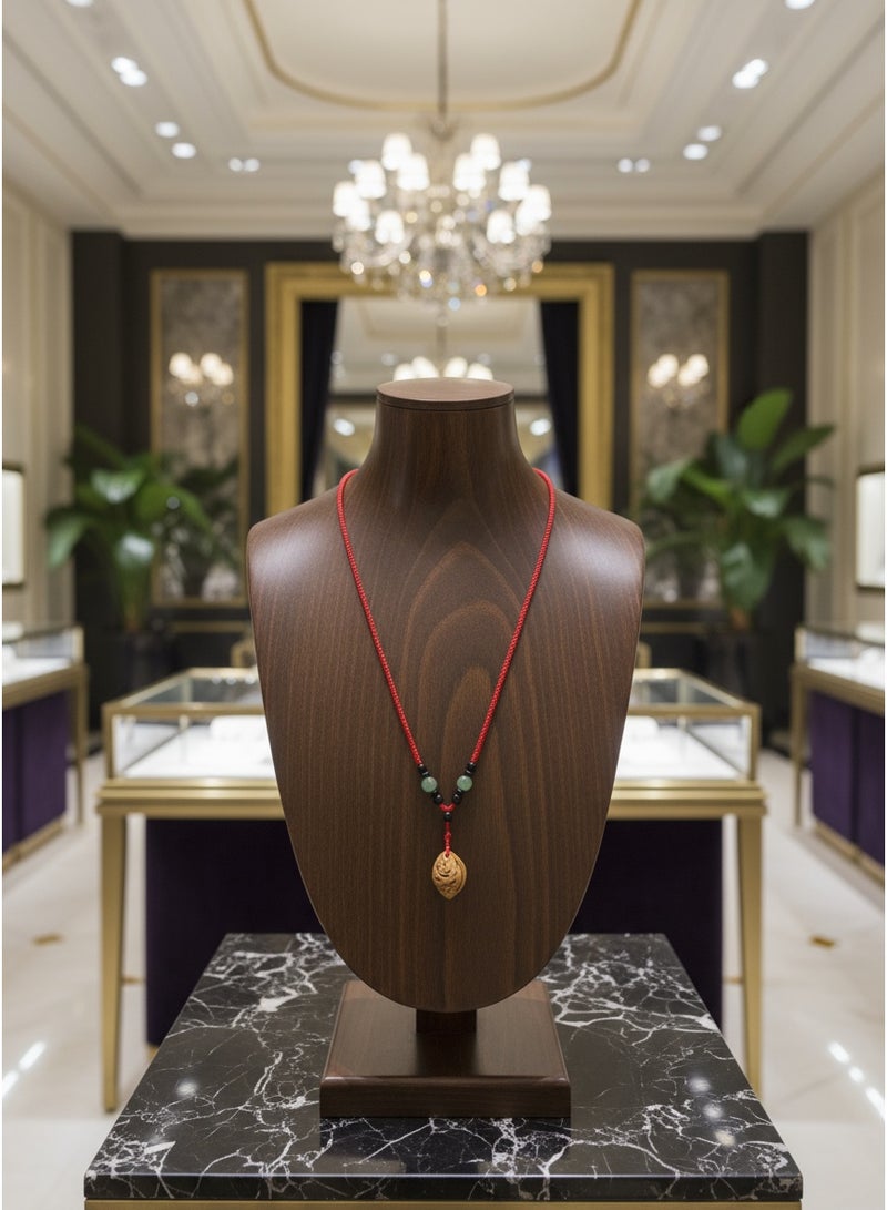 تشوميل قلادة حبل أحمر مضفر محظوظ مصنوعة يدويًا مع خرزات متنوعة (أسود + أخضر يشبه اليشم) وقلادة من الجوز الطبيعي - تميمة شفاء للتوازن والهدوء والطاقة الإيجابية - Image 3