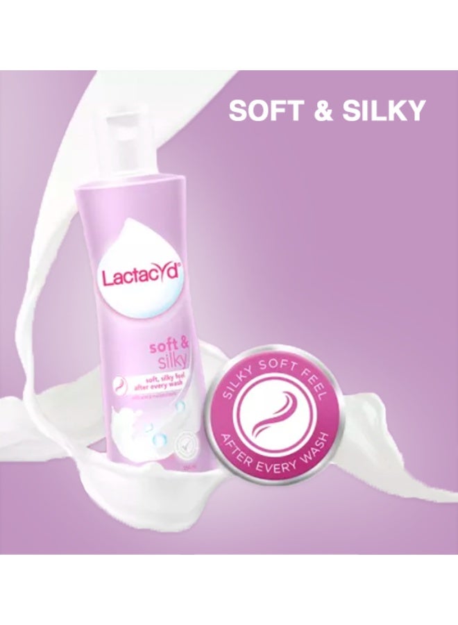 Lactacyd Feminine Wash Soft & Silky 250ml - Image 2