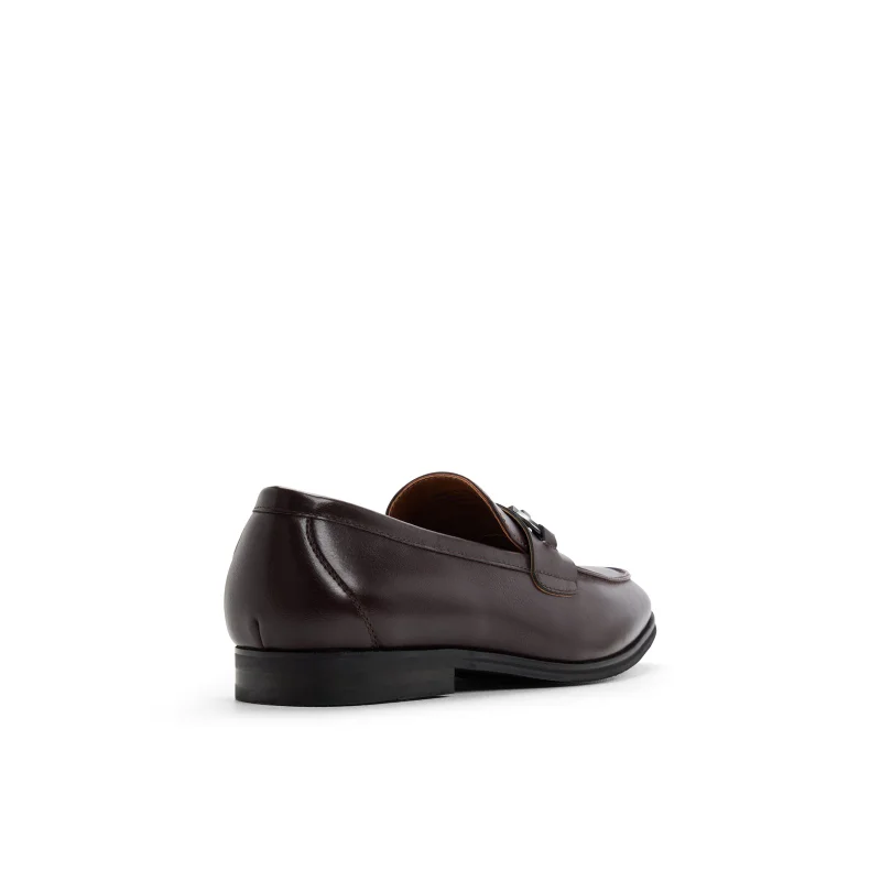 كول ات سبرنج WETHERLY Solid Metal Detail Loafers