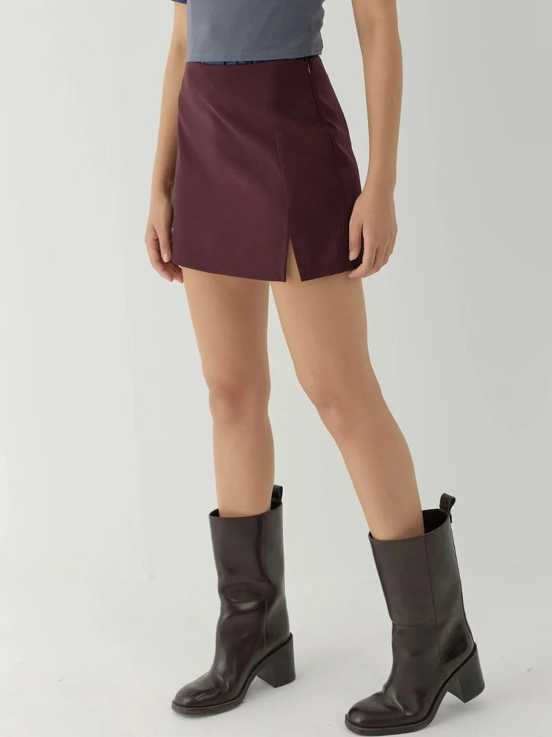 زوبعة تنورات قصيرة بفتحة