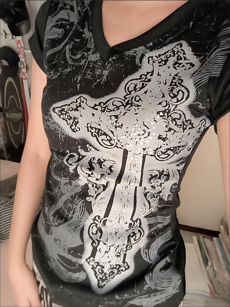 Dynict Womens Y2K Gothic Graphic V-Neck Slim Fit T-Shirt Grunge Vintage Short Sleeve Trendy Crop Tops (Black2,Small) - Image 3