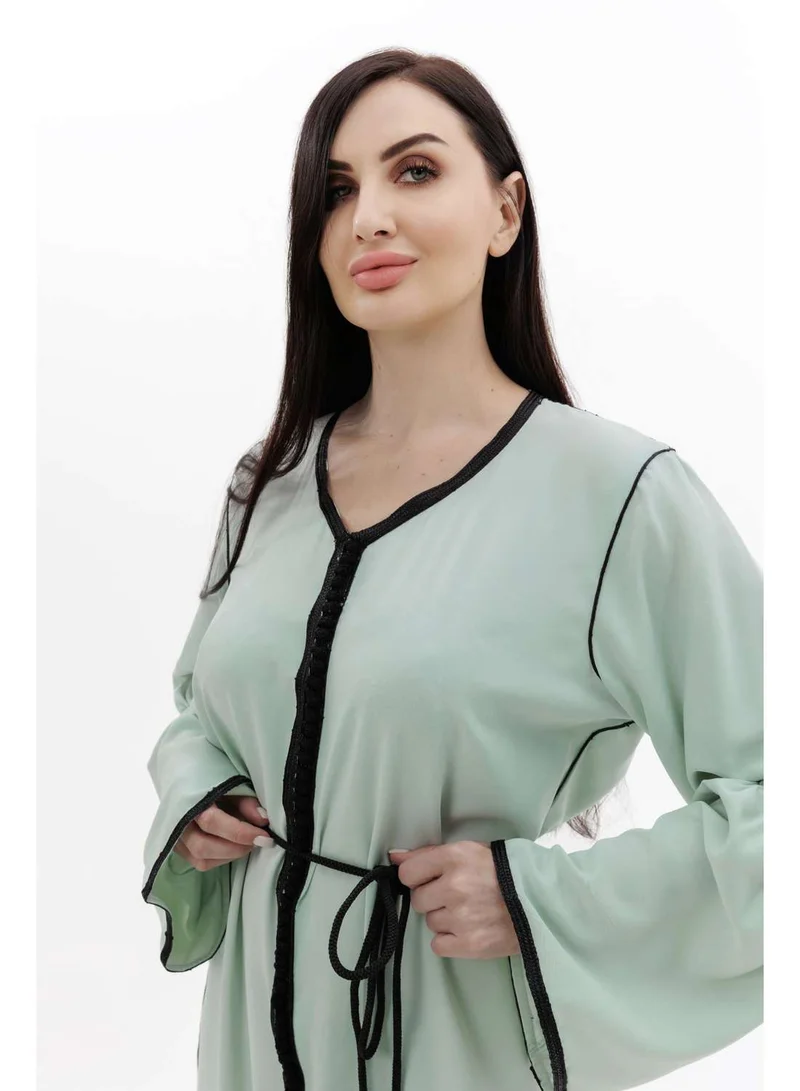 هانا آند سارا جلابية كفتان عربية كلاسيكية بسيطة بلون أزرق فاتح بأزرار أمامية ودانتيل