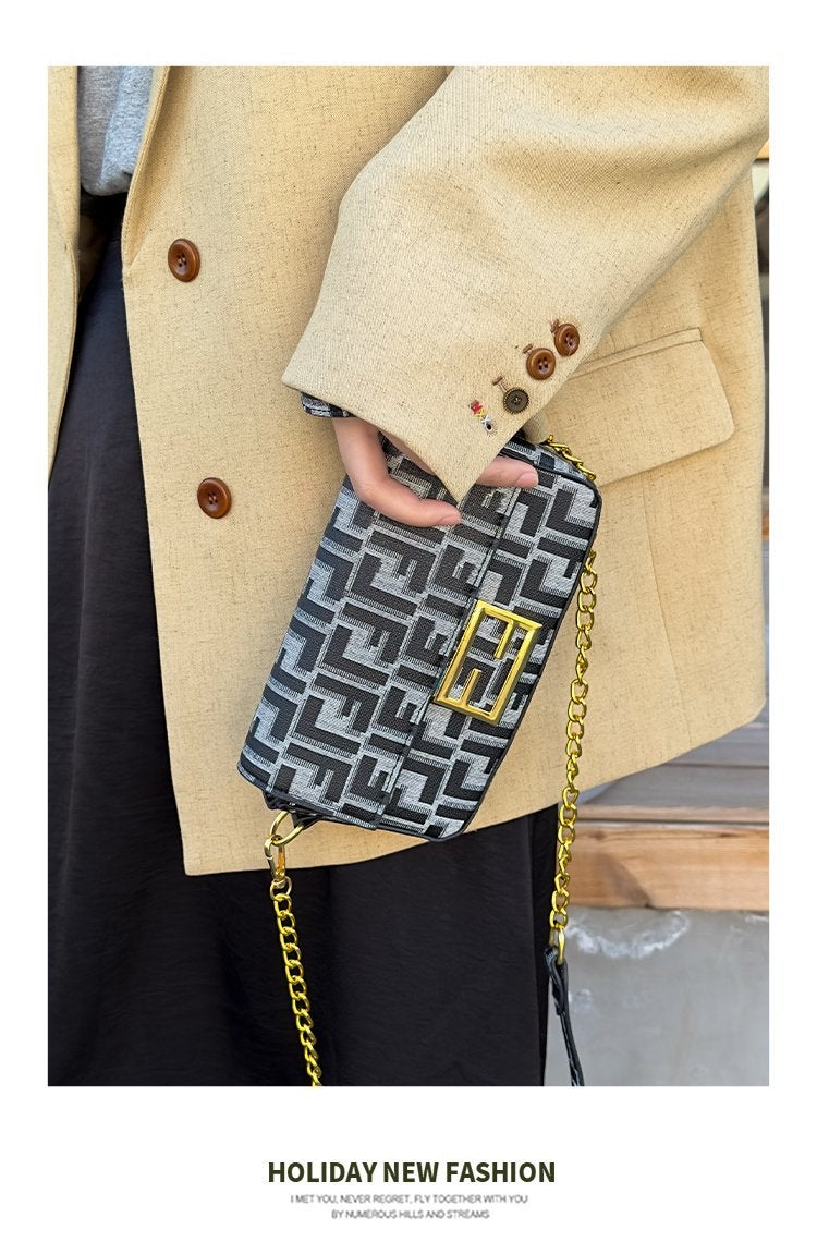 FF Fendi FF jacquard fabric bag Camera bag Ladies Shoulder Bag Camera bag Black - Image 2