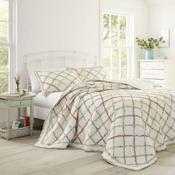 Laura Ashley Home Ruffle Garden Collection Quilt-100% Cotton, Ultra Soft, All Season Bedding, Reversible Stylish Coverlet, Full/Queen, Cream - Image 4