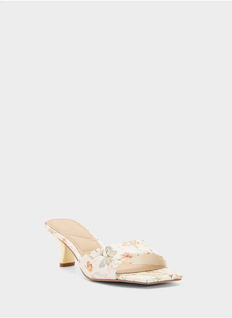 الدو Sophistication Mid-Heel Sandals