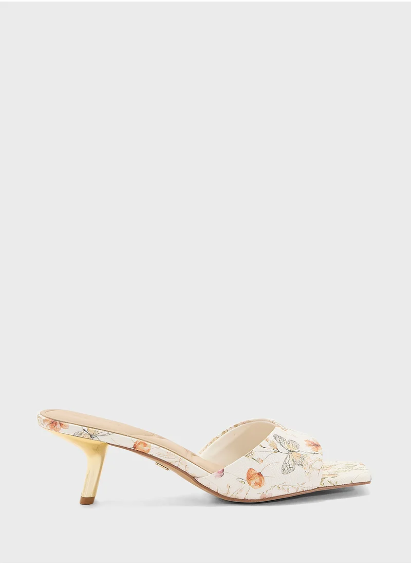 الدو Sophistication Mid-Heel Sandals