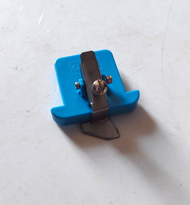 Generic Magnetic Seam Guide for Sewing Machine  - Image 1