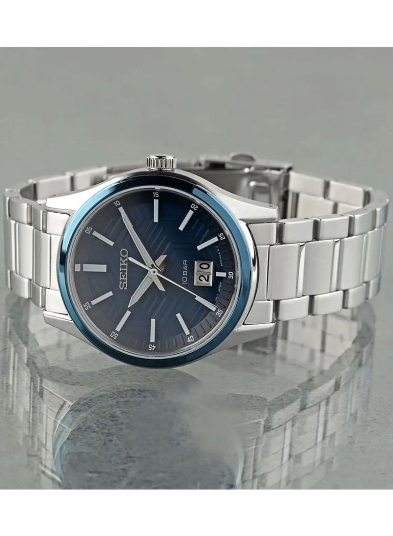 Seiko ساعة رياضية للرجال SUR559P1، 39.5 مم قرص أزرق مزخرف، سوار من الفولاذ المقاوم للصدأ، مقاومة للماء حتى 100 متر - Image 2