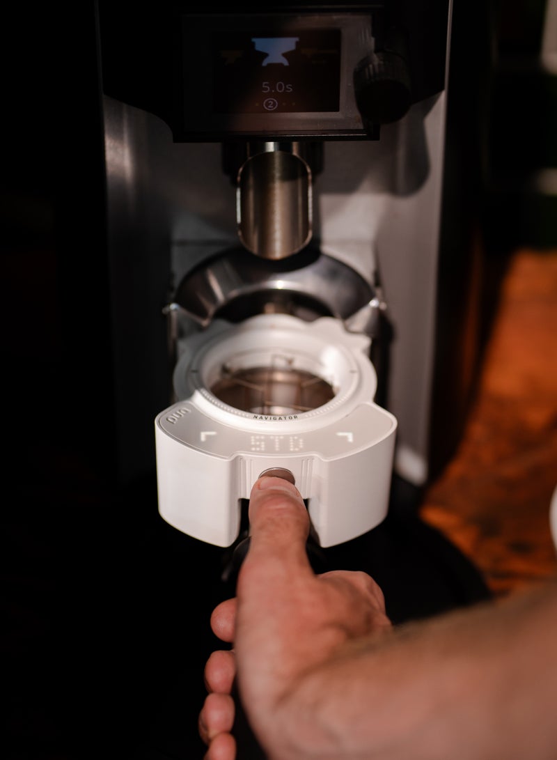 PUQpress Navigator, Automatic Coffee Distribution Tool, Consistent Espresso every time, USB-C Charging - White - Image 5