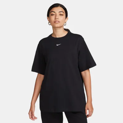نايكي تيشيرت سبورتسوير ايسنشال للنساء