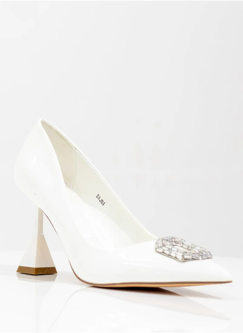 LAMARAPARIS Sajna pat 9cm heel court with oct diamante trim white