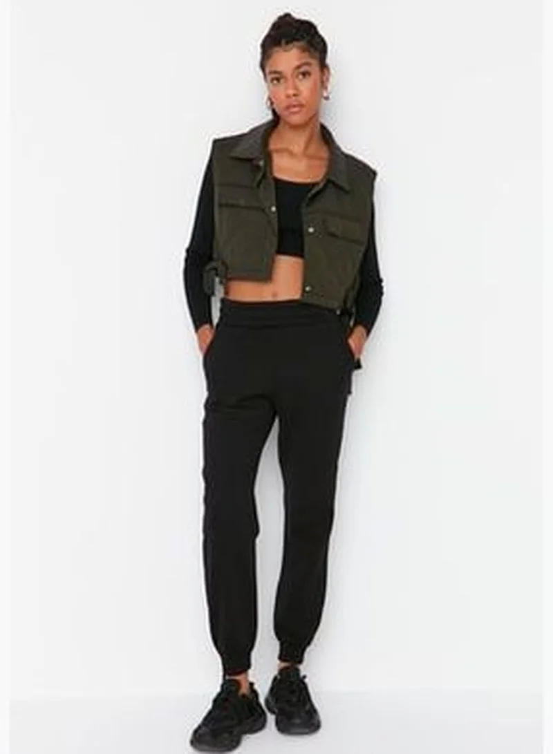 trendyol Black Basic Jogger Fleece Inside Knitted Sweatpants TWOAW21EA0010.