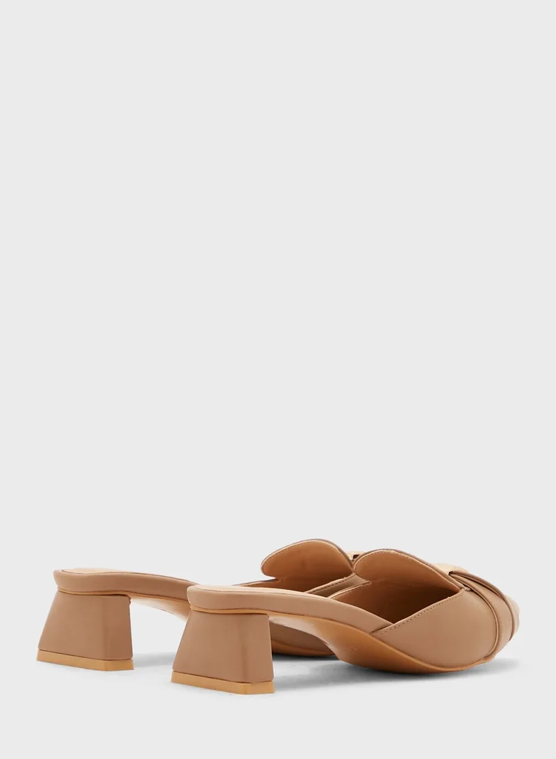 Khizana Flat Bow Pointed Slip-On Pump
