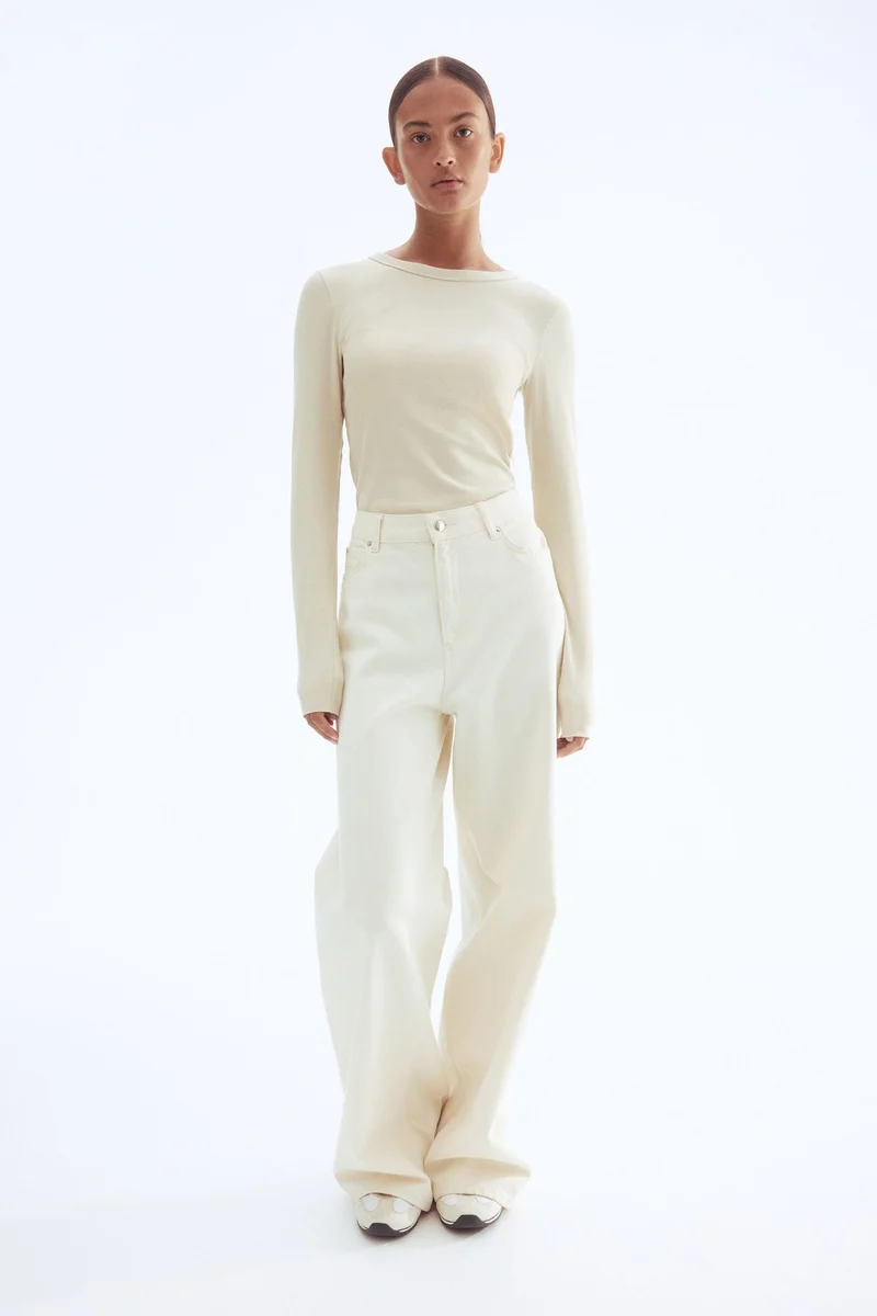 اتش اند ام بلوزة مرنة من مزيج المودال