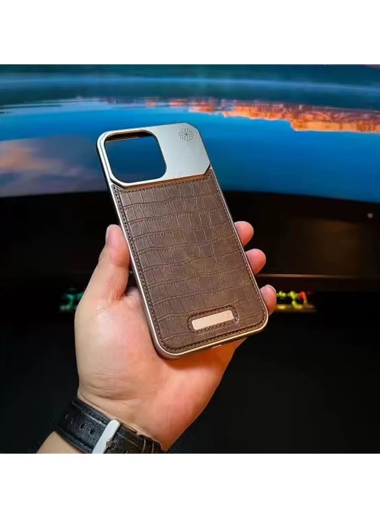 جراب iPhone 15pro max مصنوع من سبائك الألومنيوم المعدني بنقشة جلد التمساح بدون حواف مع خاصية الشفط المغناطيسي للعلاج بالروائح (بني) - Image 1