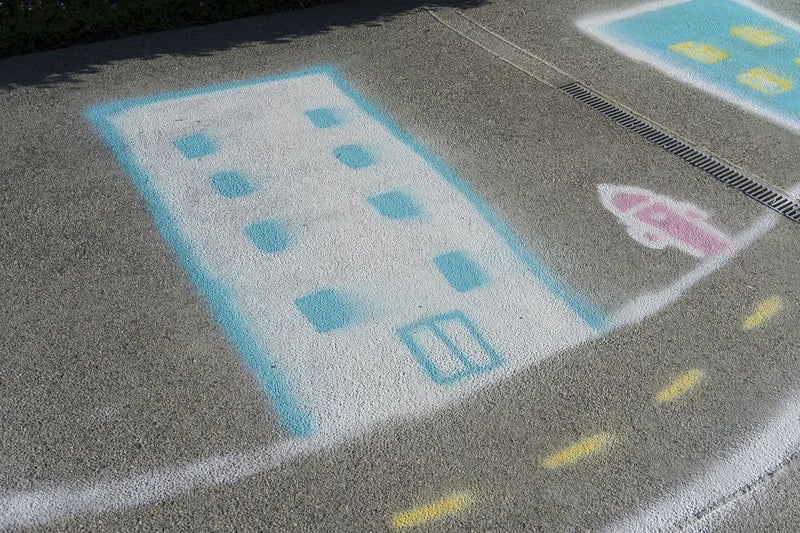 Testors Spray Chalk, White, 6 Ounce (Pack of 1), 307587 - Image 3