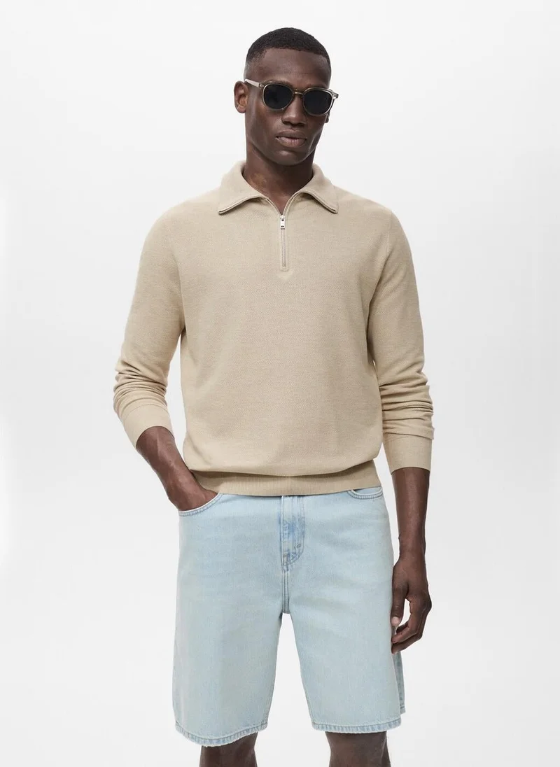 Microstructure sweater with zipper collar