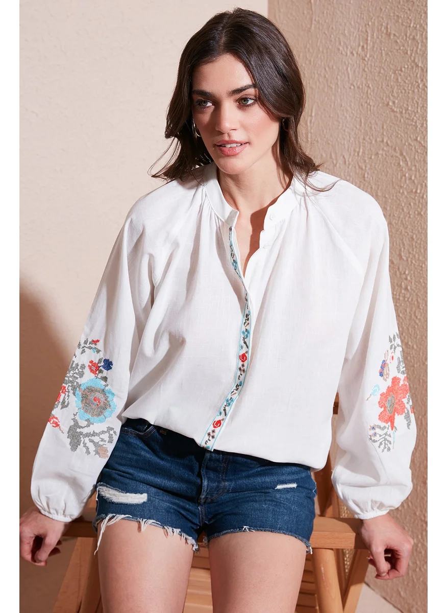 Lela Embroidered Cotton Regular Fit Balloon Sleeve Summer Shirt Women's Shirt 611BZ0173